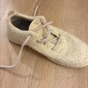 All birds Sherpa sneakers size 9